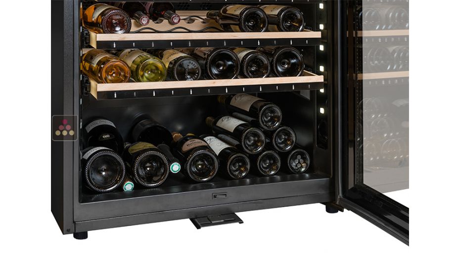 Cave à vin mono-température de service et de conservation connectée avec clayettes intelligentes