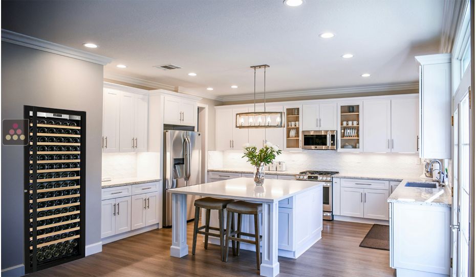 Cave à vin enchassable Mono-Température de vieillissement ou de service - Clayettes coulissantes - Porte Full Glass