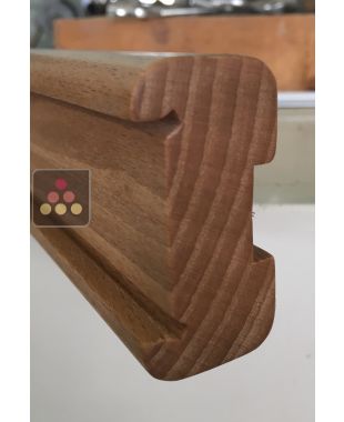 Etude, Fabrication et pose de porte-etiquette en chêne massif verni (pour étiquette standard 29.6*63.5mm) sur meuble cave à vin existante Ma Cave à Vin