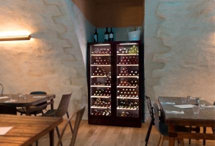 Cave à vin dans un restaurant