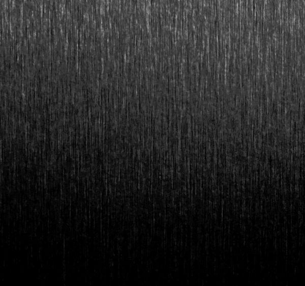 Habillage bois recouvert d'un stratifié effet noir satiné